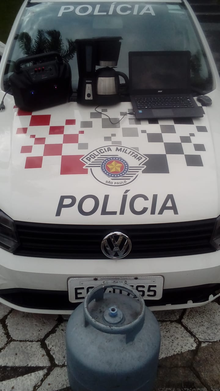 Polícia Militar prende ladrão logo após ele arrombar e furtar escritório, em Caraguatatuba
