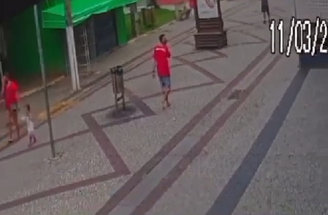 Ladrão é flagrado furtando duas bicicletas em Caraguatatuba