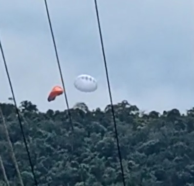 Piloto de Paraglider é resgatado pelo Corpo de Bombeiros em Caraguatatuba