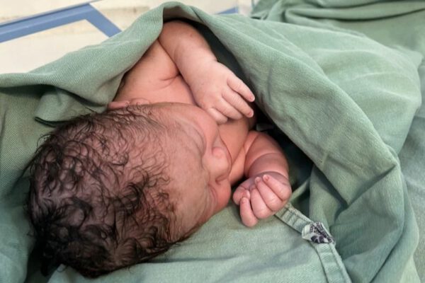Maternidade de Ilhabela registra décimo milésimo nascimento